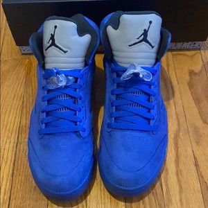 Jordan 5 used with original box minor creases.